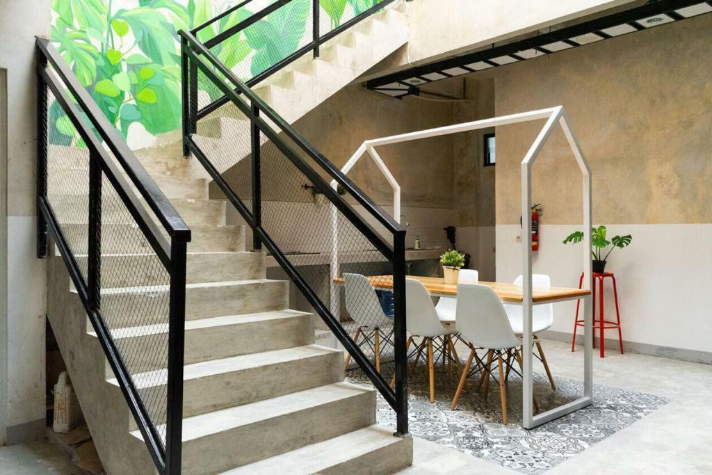 Aparthotel Fybed Semarang Exterior foto